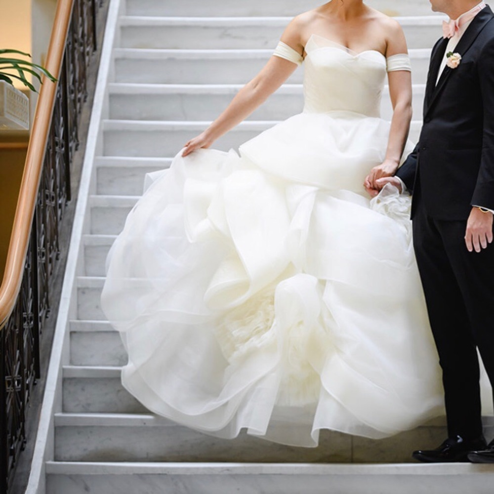 Vera Wang Katherine Dress with sleeves and a veil